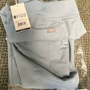 Figs scrubs dust blue brand new